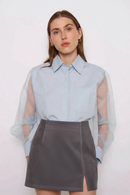 Chemisier bleu manches transparentes