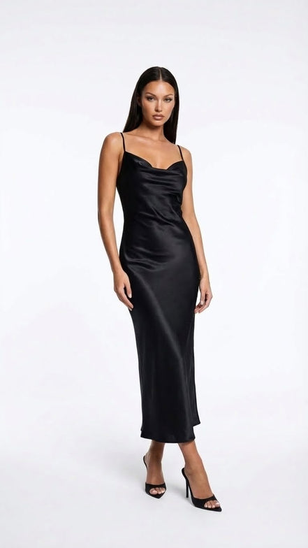 Robe fluide avec encolure drapée